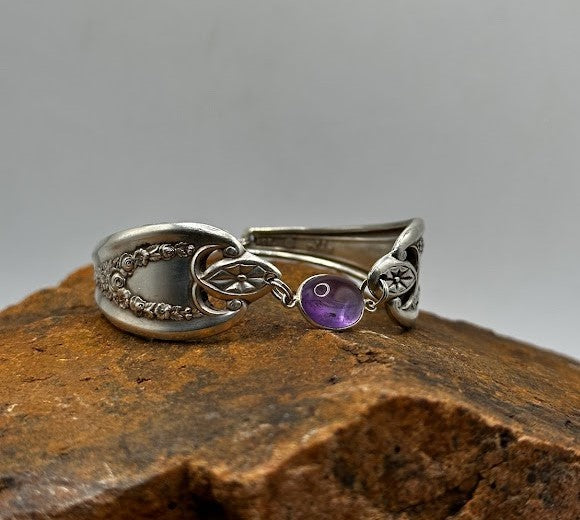 Old Colony (1911) - Vintage Spoon Bracelet with Strong Magnetic Clasp and Connector Gemstone