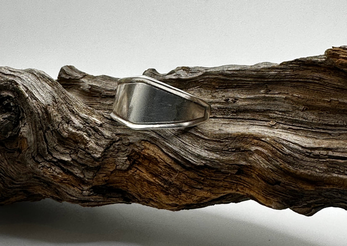 Jamestown (1916) - Vintage Spoon Ring